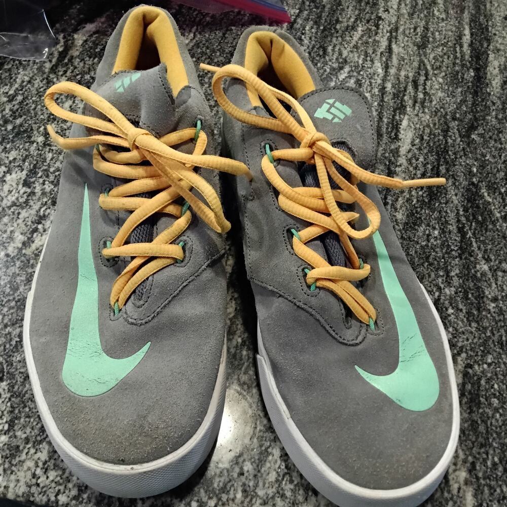 Nike KD Youth Grey Green Sz 7 Youth, Pre-owned